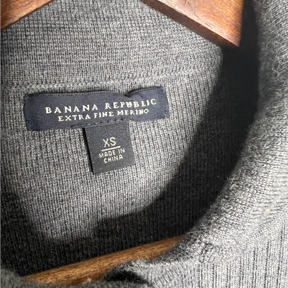 Banana Republic Extra Fine Merino Wool Ribbed Cardigan Sweater - Picture 6 of 7
